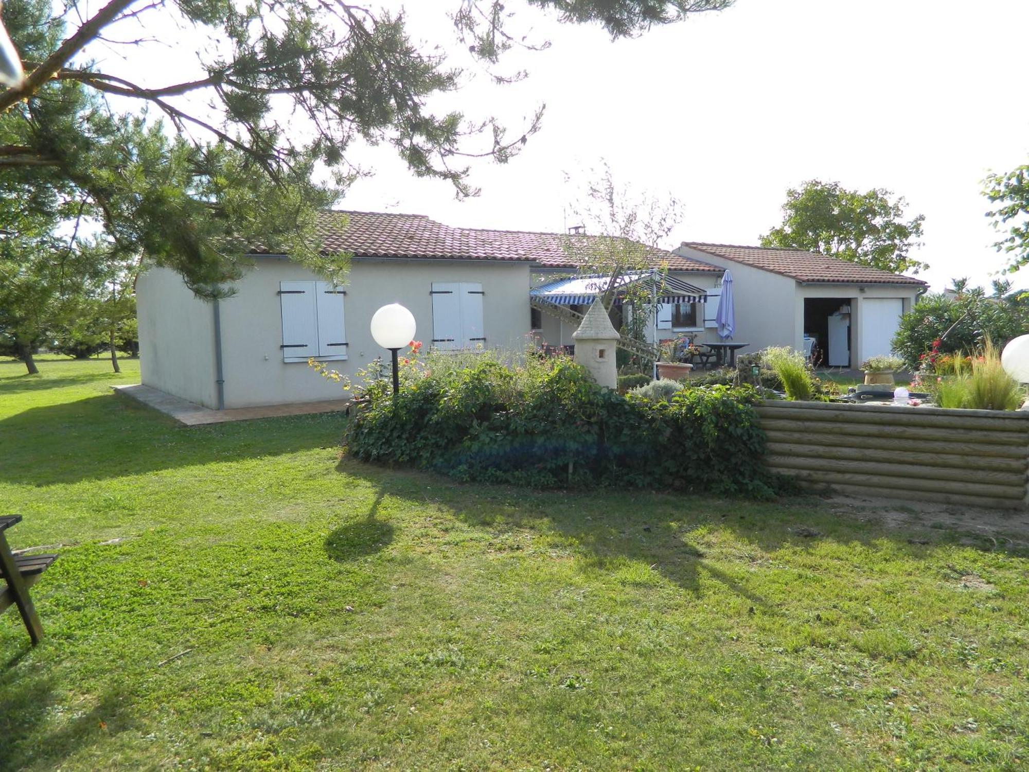Chambre D'Hotes Les 3 Moulins Cozes Екстер'єр фото