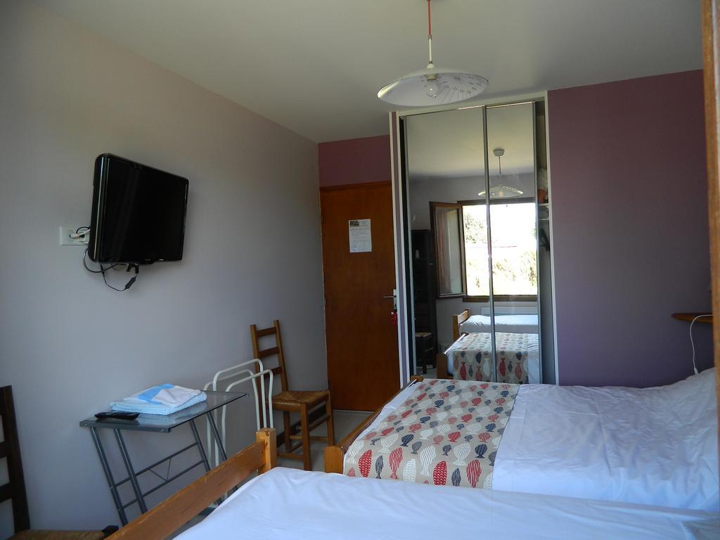 Chambre D'Hotes Les 3 Moulins Cozes Екстер'єр фото