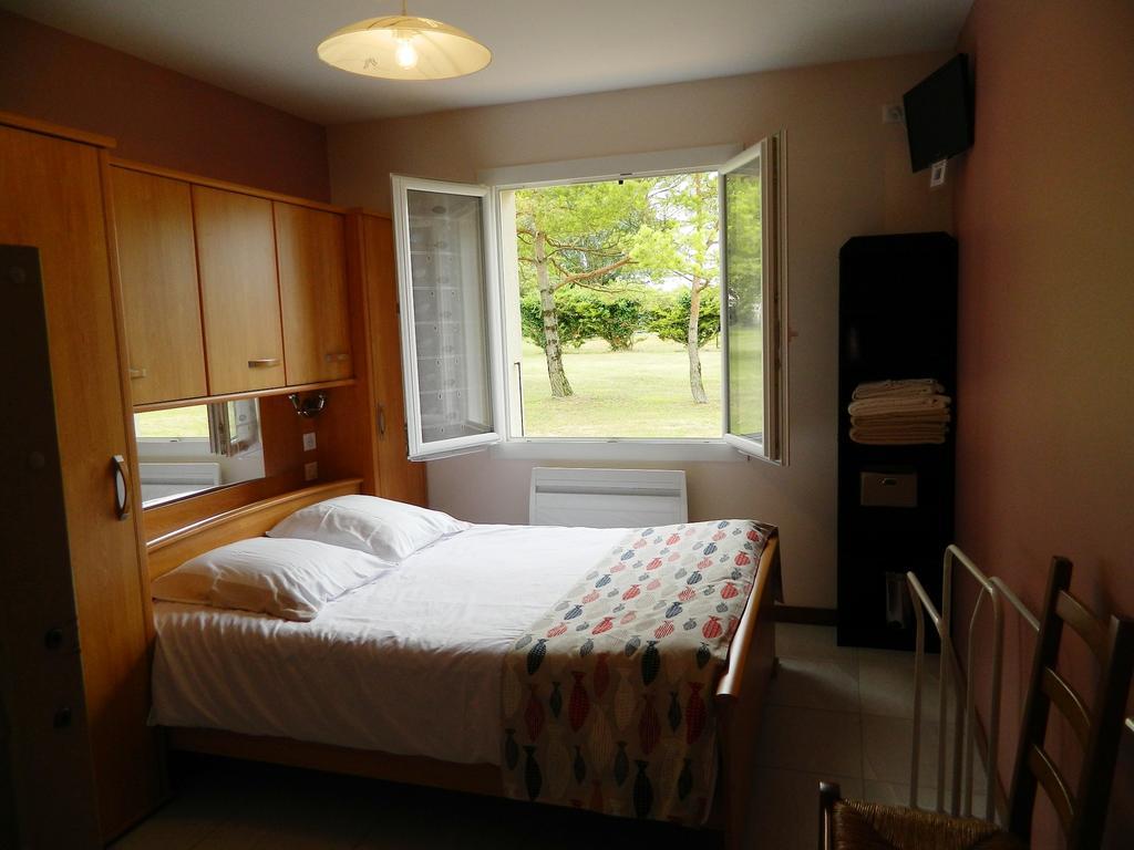 Chambre D'Hotes Les 3 Moulins Cozes Екстер'єр фото