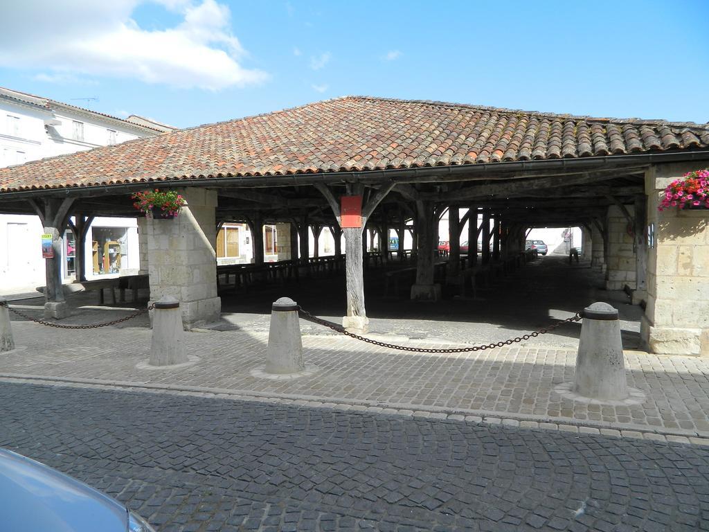 Chambre D'Hotes Les 3 Moulins Cozes Екстер'єр фото